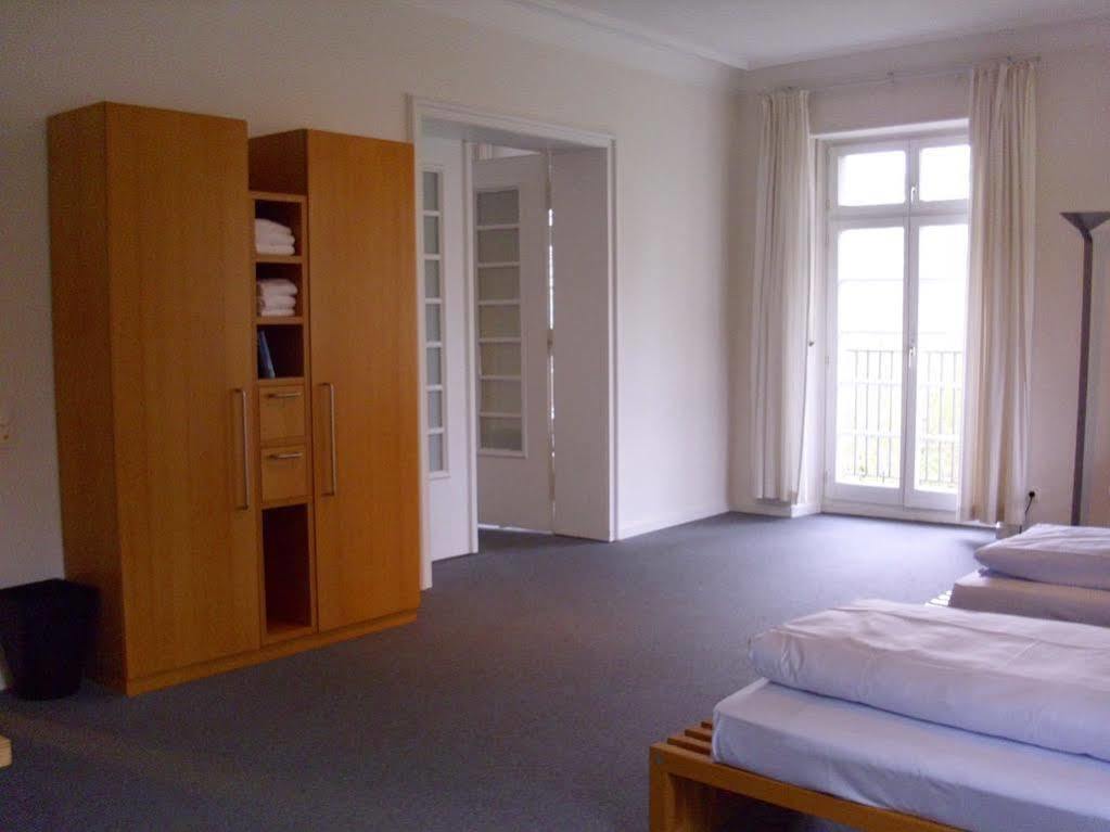 Robert-Schuman-Haus Hotel Trier Bagian luar foto