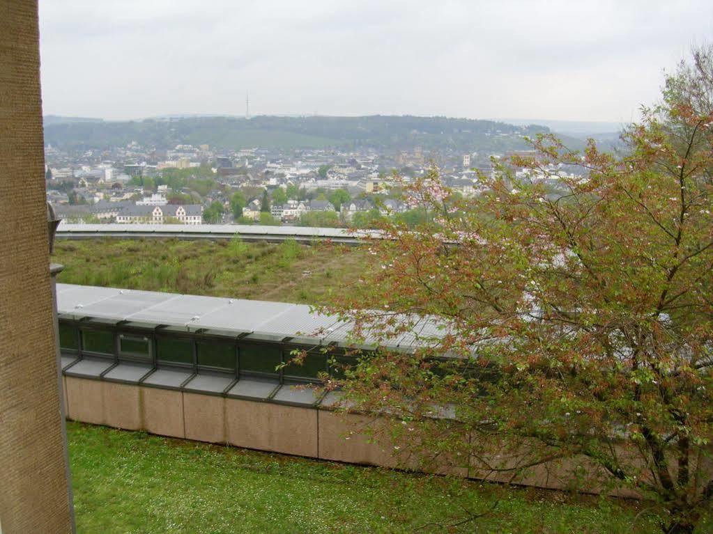 Robert-Schuman-Haus Hotel Trier Bagian luar foto