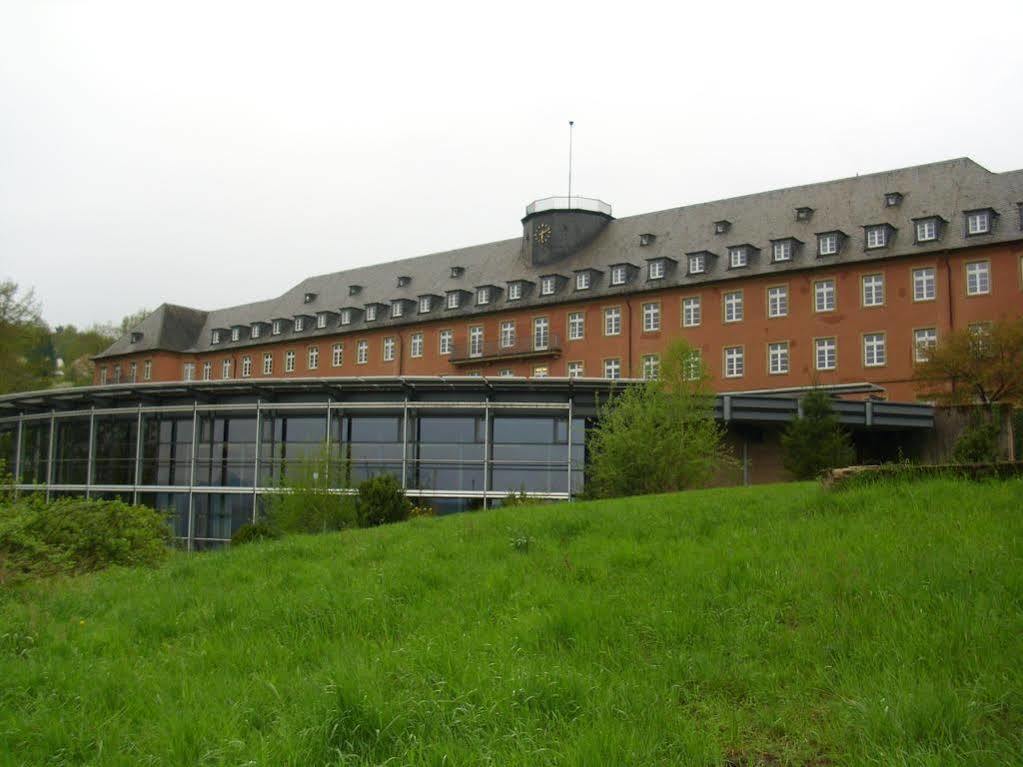 Robert-Schuman-Haus Hotel Trier Bagian luar foto