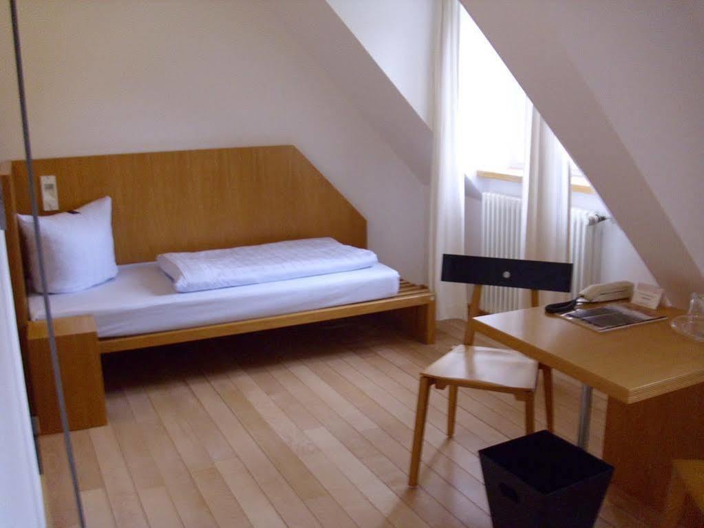 Robert-Schuman-Haus Hotel Trier Bagian luar foto