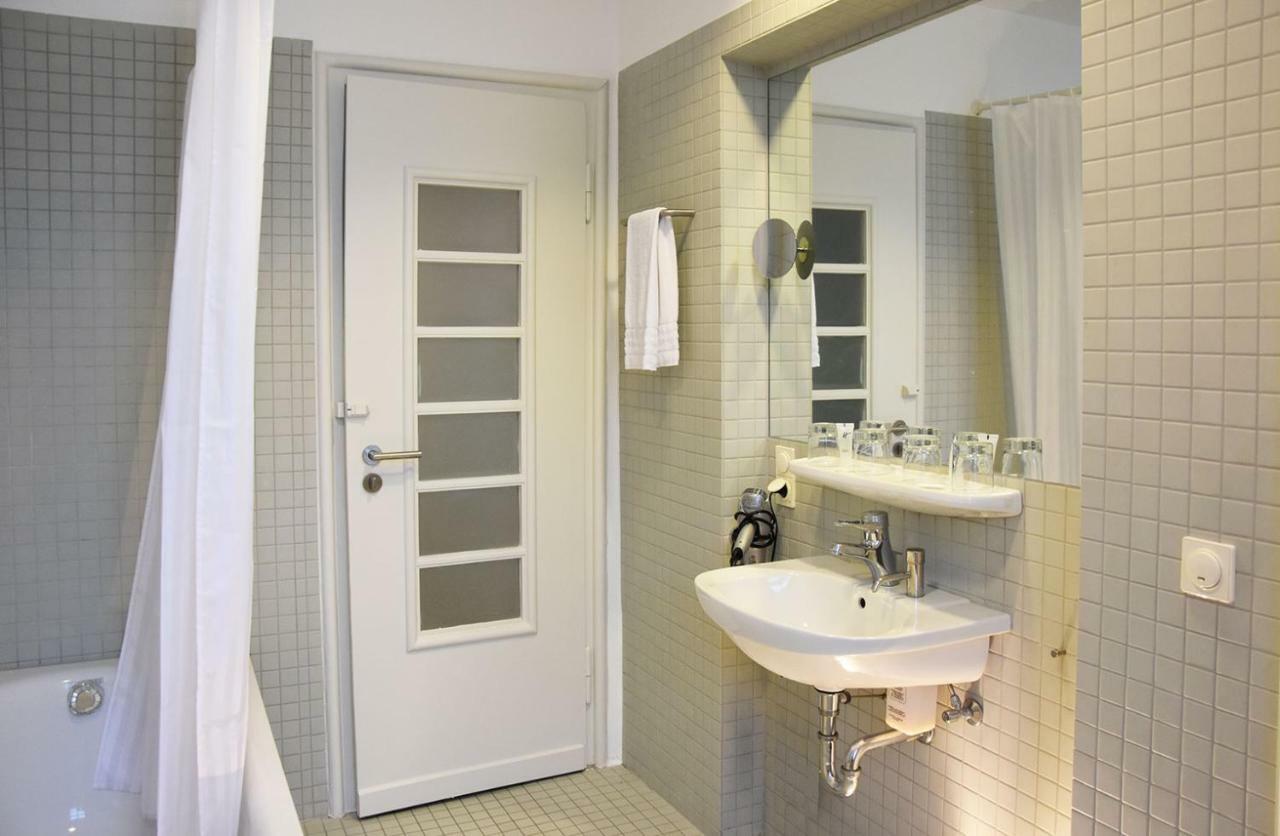 Robert-Schuman-Haus Hotel Trier Bagian luar foto